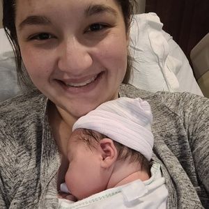 Meet your Posher, Kayla